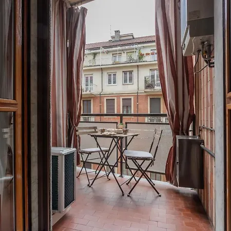 A Casa Di Enza By Wonderful Italy アパート トリノ